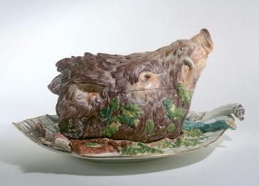 The Ashmolean Museum acquires a magnificent porcelain centrepiece