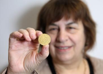 Ashmolean Museum Acquires A Hoard Of Angels This Christmas